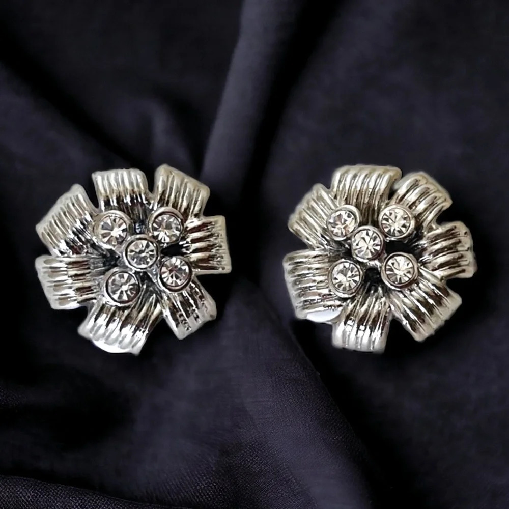Estate Silver Tone Rhinestone Flower CZ Clip On Earrings